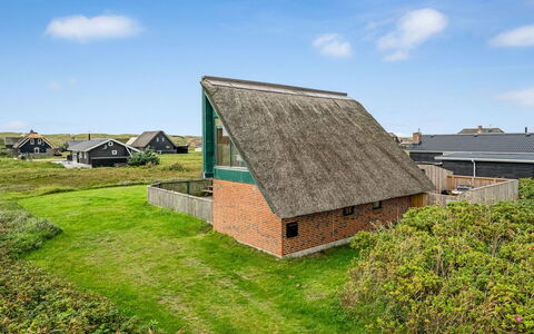 Balthasar - 200M from the Sea: Holz, Dach, Die Architektur, Zuhause, Haus, Hütte, Abstellgleis, Hartholz, Steigung, Estate