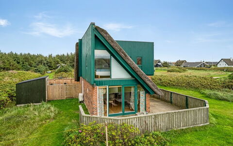 Balthasar - 200M from the Sea: Holz, Dach, Die Architektur, Zuhause, Haus, Hütte, Abstellgleis, Hartholz, Steigung, Estate