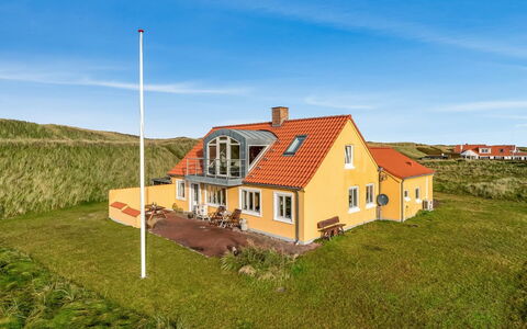 Ali - 75M from the Sea: Dach, Grundstueck, Hütte, Zuhause, Ländliches Gebiet, Schuppen, Abstellgleis, Gartenbauten, Blockhaus, Hütte