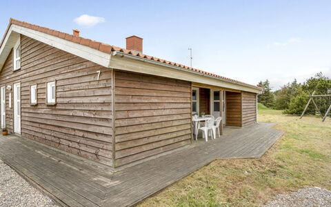 Jerg - 500M from the Sea: Möbel, Couch, Interior Design, Flooring, Wohnzimmer, Fussboden, Dekokissen, Zimmer, Kissen
