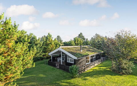Barnet - 2.2Km from the Sea: Dachdecken, Hütte, Haus, Dach, Zuhause, Bauernhaus, Hütte, Estate, Dorf