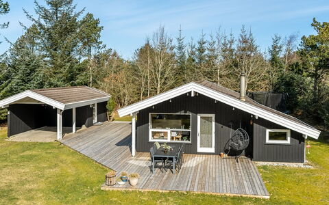 Akka - 2Km from the Sea: Haus, Zuhause, Tür, Dach, Hütte, Estate, Garten, Schatten, Abstellgleis, Garten