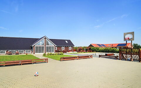 Emelita - 900M from the Sea: Weiss, Steigung, Karte