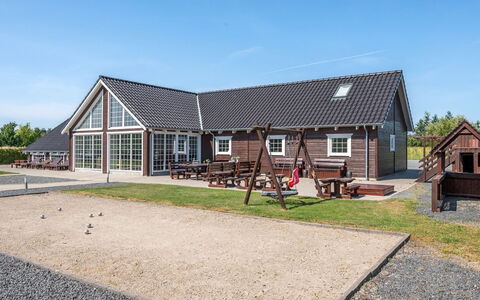 Emelita - 900M from the Sea: Weiss, Steigung, Karte