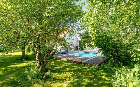 Thorward - 1.5Km from the Sea: Dach, Zuhause, Tür, Hütte, Schatten, Abstellgleis, Garten, Estate, Hinterhof