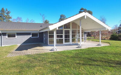 Birthe - 800M from the Sea