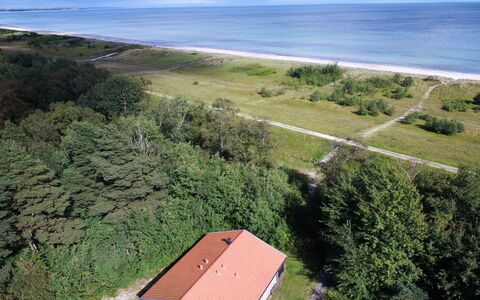 Torsten - 30M from the Sea: Dach, Haus, Grundstueck, Zuhause, Hütte, Estate, Gartenbauten, Schatten, Blockhaus, Landscaping