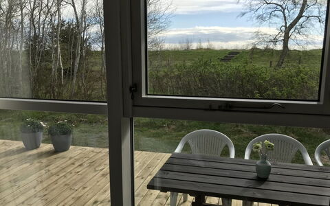 Torsten - 30M from the Sea: Dach, Haus, Grundstueck, Zuhause, Hütte, Estate, Gartenbauten, Schatten, Blockhaus, Landscaping