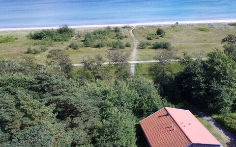 Torsten - 30M from the Sea: Dach, Haus, Grundstueck, Zuhause, Hütte, Estate, Gartenbauten, Schatten, Blockhaus, Landscaping