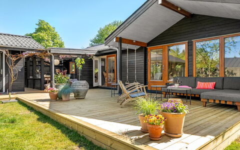Erke - 370M from the Sea: Hütte, Zuhause, Haus, Dach, Veranda, Estate, Abstellgleis, Gartenbauten, Bauernhaus, Garten