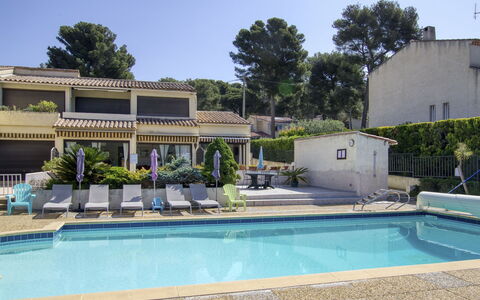 Saint Cyr sur Mer la Madrague 160: Wohngebiet, Resort, Schwimmbad, Zuhause, Estate, Schatten, Villa, Landscaping, Hazienda, Eco Hotel
