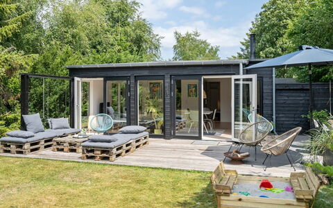 Edin - 400M from the Sea: Wohngebiet, Dach, Vorort, Auffahrt, Estate, Kamin