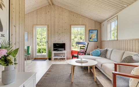 Finwith - 1.5Km from the Sea: Holz, Flooring, Interior Design, Möbel, Fussboden, Decke, Zuhause, Zimmer, Wohnzimmer, Holzboden
