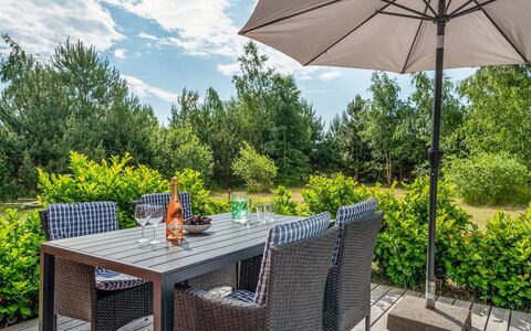 Finwith - 1.5Km from the Sea: Möbel, Gartenmöbel, Stuhl, Tabelle, Tisch Im Freien, Küche & Esszimmer Tisch, Garten, Terrasse, Eco Hotel, Schatten