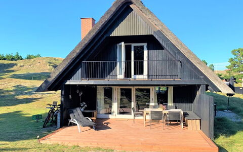 Emina - 400M from the Sea: Möbel, Interior Design, Stuhl, Flooring, Tabelle, Resort, Fussboden, Decke, Zimmer, Eco Hotel