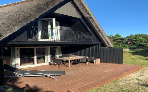 Emina - 400M from the Sea: Möbel, Interior Design, Stuhl, Flooring, Tabelle, Resort, Fussboden, Decke, Zimmer, Eco Hotel