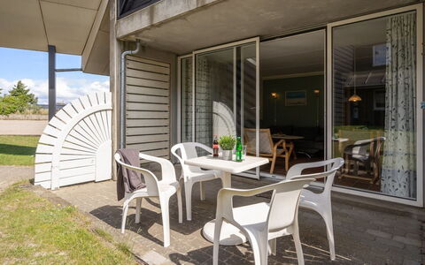 Ama - 100M from the Sea: Dach, Haus, Grundstueck, Zuhause, Hütte, Estate, Gartenbauten, Schatten, Blockhaus, Landscaping