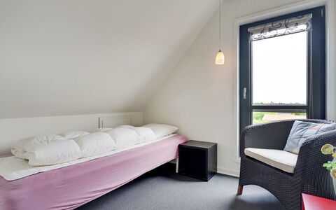 Anselmi - 450M from the Sea: Möbel, Holz, Fussboden, Flooring, Interior Design, Bett, Zuhause, Schlafzimmer, Decke, Tür