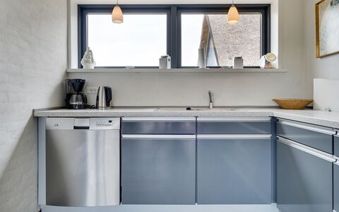 Anselmi - 450M from the Sea: Küche, Spüle, Countertop, Küchengerät, Armatur, Cabinetry, Major Appliance, Sinken, Zapfhahn, Zuhause