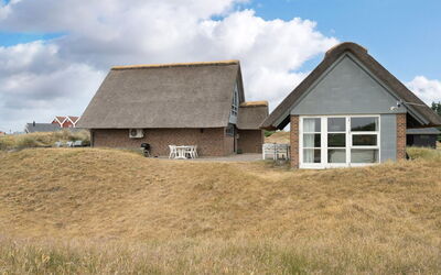 Anselmi - 450M from the Sea