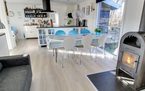 Friedeborg - 1Km from the Sea: Strauch, Urban Design, Ground, Backstein, Wohnung, Estate, Mauerwerk, Balkon, Landscaping