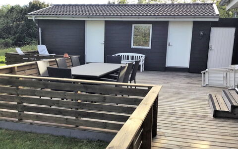 Friedeborg - 1Km from the Sea: Strauch, Urban Design, Ground, Backstein, Wohnung, Estate, Mauerwerk, Balkon, Landscaping