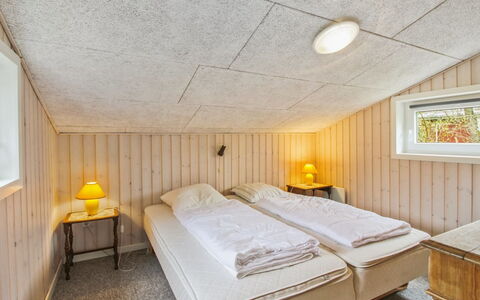 Nielsine - 1.5Km from the Sea: Holz, Decke, Schlafzimmer, Bett, Bedding, Bettrahmen, Bettdecke, Hartholz, Design, Einfrieren