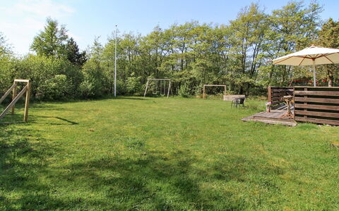 Nielsine - 1.5Km from the Sea: Gras, Wiese, Grundstueck, Garten, Einfach, Rasen, Schatten, Wiese, Hinterhof
