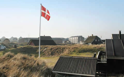 Aska - 400M from the Sea: Dach, Hütte, Grundstueck, Ländliches Gebiet, Zuhause, Steigung, Pole, Dorf, Hütte