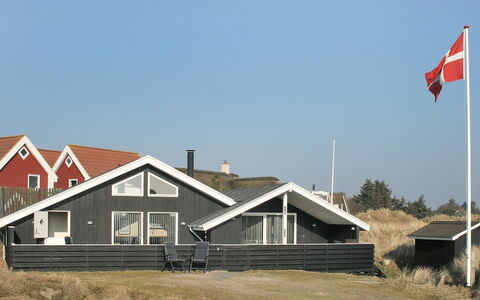 Aska - 400M from the Sea: Zuhause, Dach, Haus, Hütte, Abstellgleis, Estate, Bauernhaus