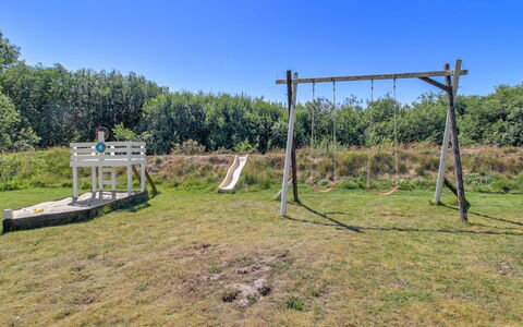 Andine - 1.2Km from the Sea: Strauch, Urban Design, Ground, Backstein, Wohnung, Estate, Mauerwerk, Balkon, Landscaping