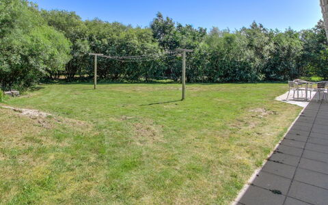Andine - 1.2Km from the Sea: Strauch, Urban Design, Ground, Backstein, Wohnung, Estate, Mauerwerk, Balkon, Landscaping