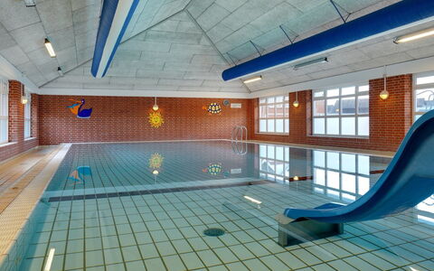 Reimund - 2.3Km from the Sea: Schwimmbad, Backstein, Fliese, Freizeitzentrum, Resort, Hotel