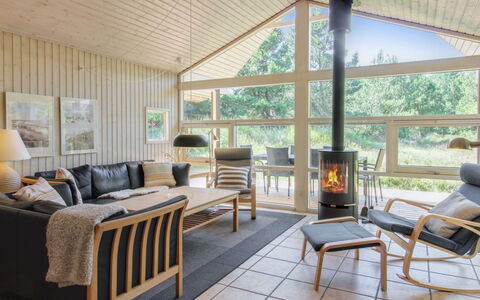 Karri - 1.1Km from the Sea: Interior Design, Flooring, Holz, Decke, Couch, Möbel, Wohnzimmer, Fussboden, Zimmer, Zuhause