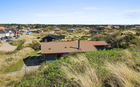 Steni - 250M from the Sea: Strauch, Urban Design, Ground, Backstein, Wohnung, Estate, Mauerwerk, Balkon, Landscaping