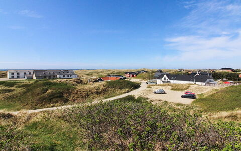 Steni - 250M from the Sea: Strauch, Urban Design, Ground, Backstein, Wohnung, Estate, Mauerwerk, Balkon, Landscaping