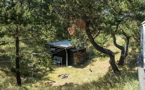 Erikke - 300M from the Sea: Haus, Zuhause, Dach, Wohngebiet, Hütte, Estate, Bauernhaus, Rasen, Landscaping, Abstellgleis