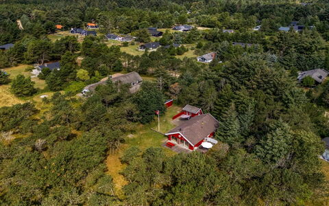 Tove - 1.5Km from the Sea: Vogelperspektive, Landschaft, Haus, Wohngebiet, Luftaufnahmen, Grundstueck, Ländliches Gebiet, Zuhause, Menschliche Siedlung, Estate
