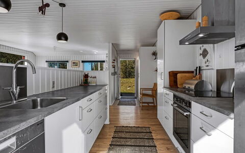 Tove - 1.5Km from the Sea: Küche, Holz, Countertop, Flooring, Major Appliance, Küchengerät, Interior Design, Decke, Cabinetry, Fussboden