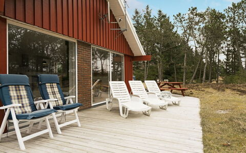 Tove - 1.5Km from the Sea: Holz, Hütte, Hartholz, Planke, Holzbeize, Gartenbauten, Design, Garten, Blockhaus, Hinterhof