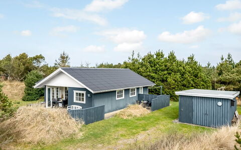 Dines - 1Km from the Sea: Hütte, Zuhause, Haus, Dach, Veranda, Estate, Abstellgleis, Gartenbauten, Bauernhaus, Garten
