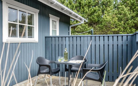 Dines - 1Km from the Sea: Hütte, Zuhause, Haus, Dach, Veranda, Estate, Abstellgleis, Gartenbauten, Bauernhaus, Garten