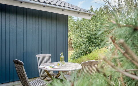 Dines - 1Km from the Sea: Hütte, Zuhause, Haus, Dach, Veranda, Estate, Abstellgleis, Gartenbauten, Bauernhaus, Garten