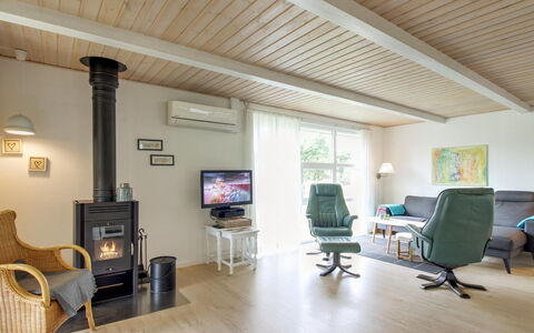 Livia - 900M from the Sea: Möbel, Interior Design, Flooring, Fussboden, Holz, Holzboden, Decke, Stuhl, Wohnzimmer, Beleuchtung