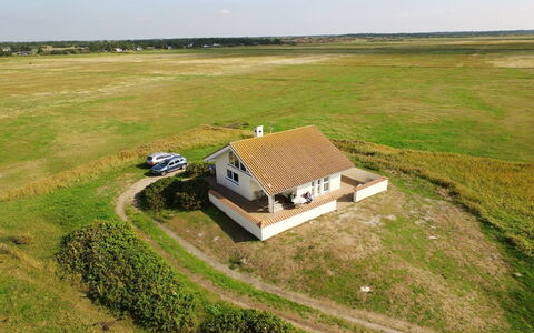 Botilla - 150M from the Sea: Strauch, Urban Design, Ground, Backstein, Wohnung, Estate, Mauerwerk, Balkon, Landscaping