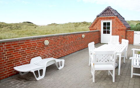 Karlina - 100M from the Sea: 