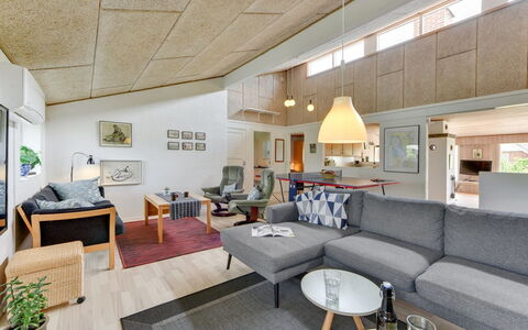 Saxe - from the Sea: Interior Design, Flooring, Decke, Couch, Holz, Fussboden, Möbel, Wohnzimmer, Zimmer, Light Fixture