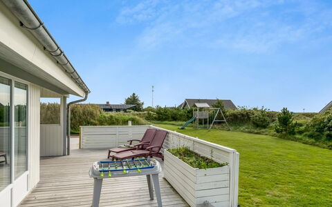 Saxe - from the Sea: Himmel, Zuhause, Dach, Grundstueck, Wolke, Schatten, Ground, Deck, Garten, Hütte