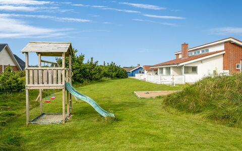 Saxe - from the Sea: Gras, Haus, Zuhause, Dach, Hütte, Grundstueck, Veranda, Rasen, Bauernhaus, Estate