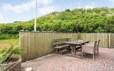 Pia - 400M from the Sea: Blau, Strauch, Hütte, Ground, Garten, Estate, Schatten, Landscaping, Bauernhaus, Eco Hotel